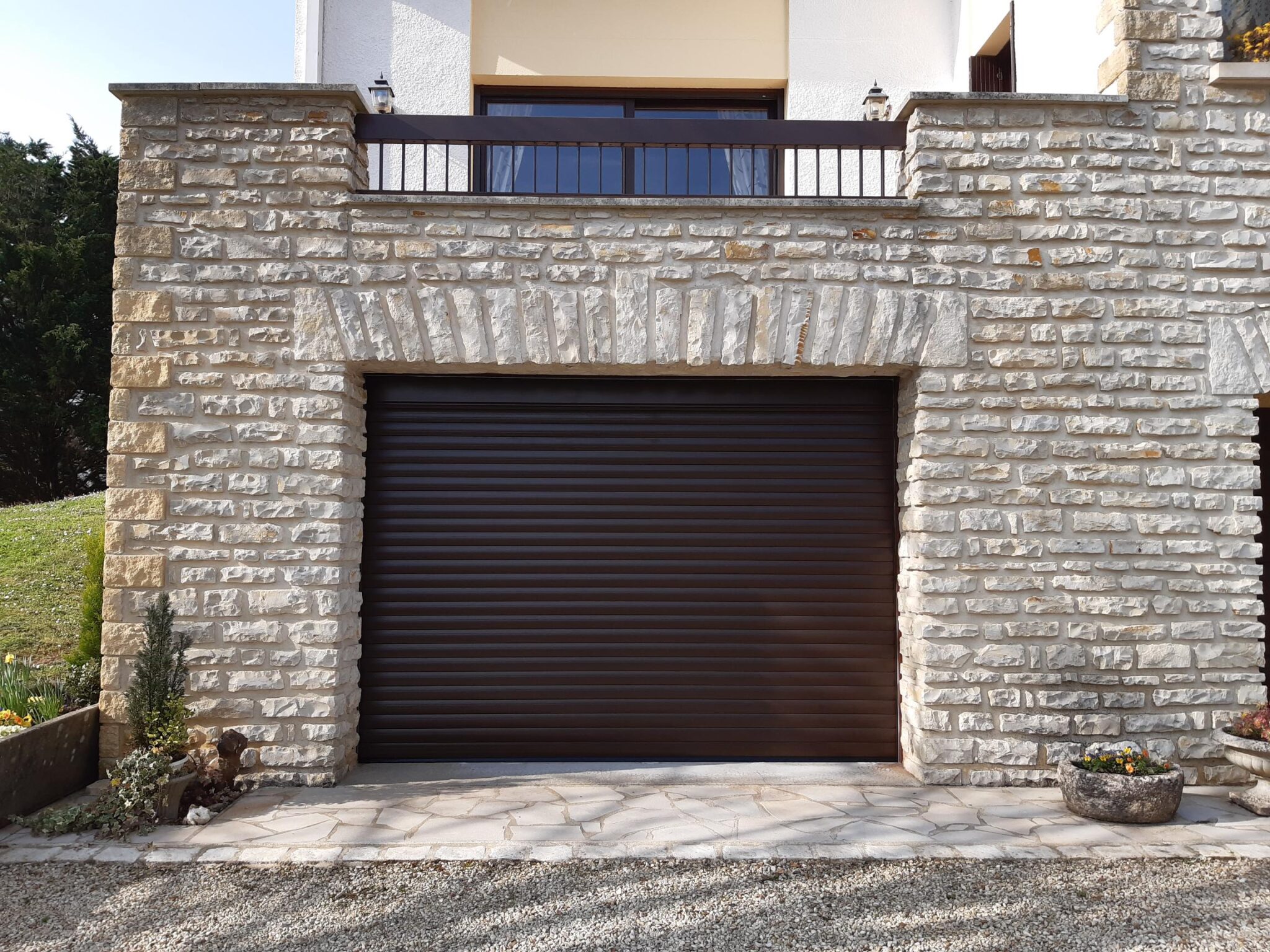 Porte-de-garage-enroulable-Eurobaie